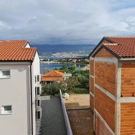Apartment Vugica *