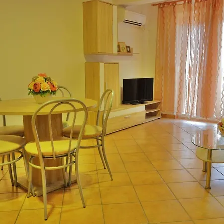 Apartment Vugica *