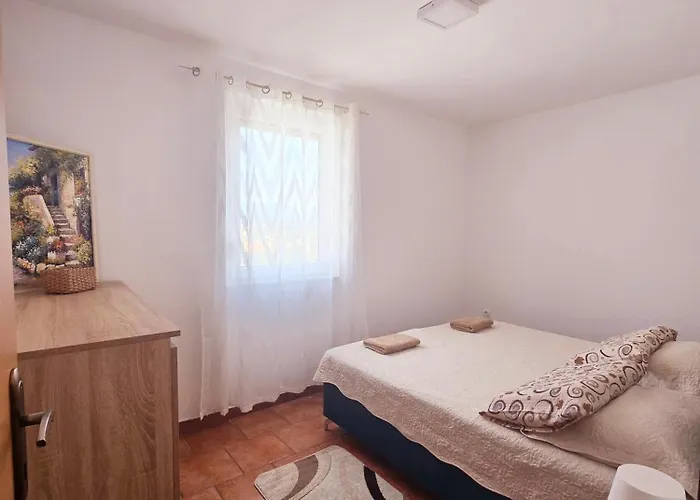 Apartament Vugica *